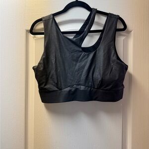 Black Women's Cross-Back Sports Bra